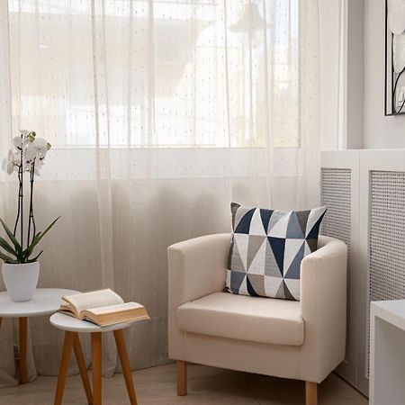 G&J Deluxe Apt Закинтос Экстерьер фото