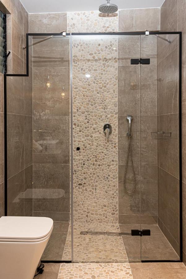 G&J Deluxe Apt Закинтос Экстерьер фото